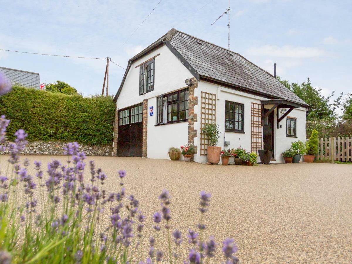 Little England Cottage Milborne Saint Andrew Exterior photo